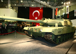 Milli tankımız Altay, Başbakan'ı bekliyor!