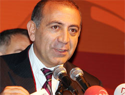 'Okeyi' en çok 'AKP'lilerle oynarım'