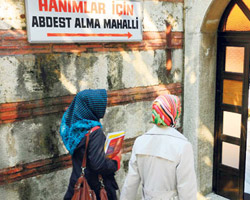 Camiler kadınlar için denetledi