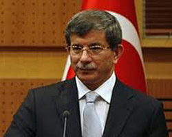 Davutolu'ndan şehit ailesine ziyaret