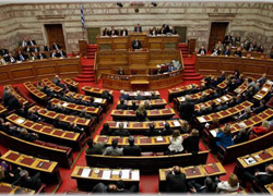 Yunanistan'da 2013 bütçesi parlamentoda  