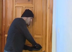 Hırsızlara karşı filmli uyarı