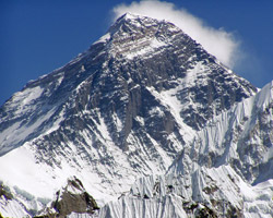 Everest yeniden ölçülecek