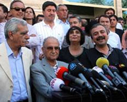 Yemin etmeyen vekiller maaş alacak mı?