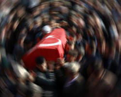 Diyarbakır'da çatışma: 1 asker şehit