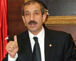 O, tükürdüğünü yalamamakta kararlı