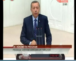 Ceza aldığı şiiri Meclis'te okudu