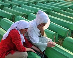 Türkiye, Srebrenitsa soykırımının acısını paylaşıyor