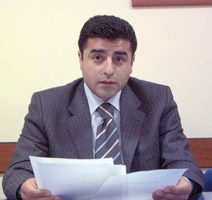 Demirtaş'tan Çiçek'e: Yemine hazırız