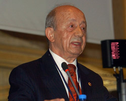 Türk'ten yemin krizi yorumu