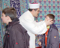 Sözleşmeli din görevlisine ek ders ücreti