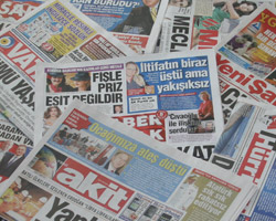En çarpıcı manşet Akit'ten!