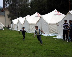 Akit, Suriye kamplarına girdi