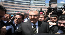 CHP'lilerden Baykal'a tepki 