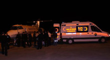 Yaralı genç için gece uçuşu