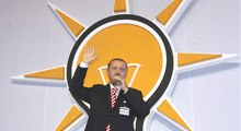 Ak Parti'ye dev katılım