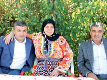 Yıllar sonra o pankartı değerlendirdi