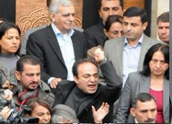 Baydemir küfür ediyor Ahmet Türk gülüyor