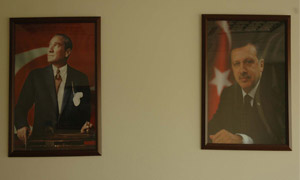 Atatürk Tesbih Çekemez mi?