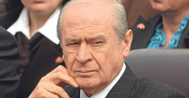 Kurmaylarını nasıl istifa ettirdi