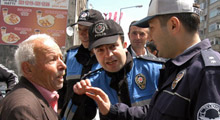 Polis şaka yaparsa...