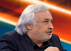 Sahnede Halka Hakaret Yarışı