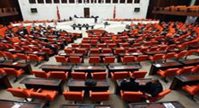 19 yaşında milletvekili seçildi