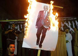 Gazzeliler Abbas'ı protesto etti