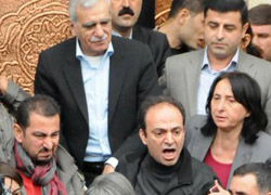 BDP'li vekiller Valilik binasını bastı!
