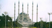 Taksim'e yapılacak camiye durdurma!