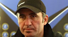 Hagi Romanya'ya gitti