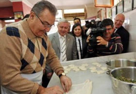 Kendini mutfağa verdi
