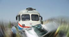 Otobüs ile tren çarpıştı: 10 ölü