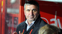 Hagi, eşiyle Bükreş'e gitti!