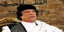Kaddafi bildiğini okuyor!