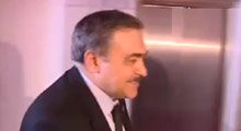 Bakan Eroğlu asansörde mahsur kaldı