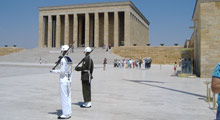 Anıtkabir'e çıkarılan mahkumlar firar etti