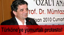 Mümtazer Türköne'ye yumurtalı protesto!