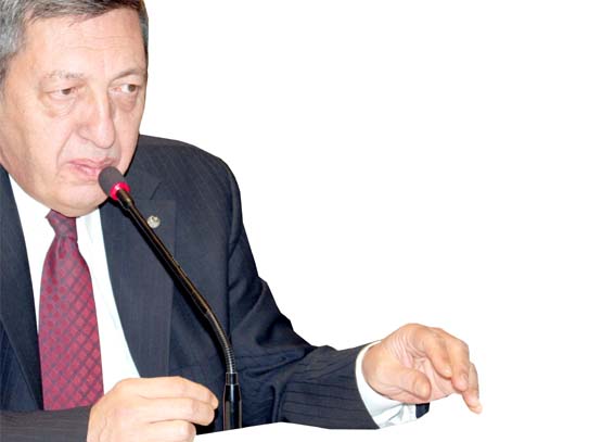 Bölükbeşı, Gökçek'e ateş püskürdü!