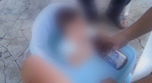 Parmak kadar çocuğa alkol zulmü - FOTO