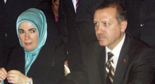 Independent'da da Emine Hanım'ı hedef almış!