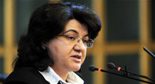 Emine Ayna Çiçek'e saldırdı!