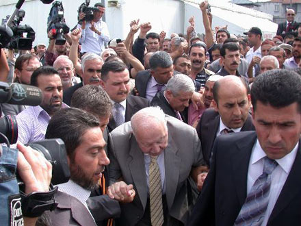 Erbakan için Hamidiye Camisi'nde Kuran okundu