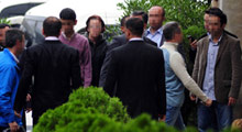 ''Sünni görünüyor, atalım''