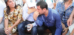 O babaya destek yağıyor