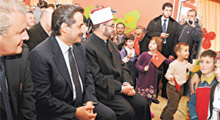 Bosnalı minikler papazlı eğitimden kurtuldu!