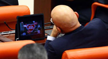 Genel Kurul'da görüşme yerine TV keyfi