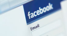 Facebook'ta çağrıda bulundu; 30 bin kişi yürüdü