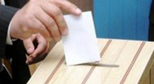 Referandum sandığını okçular koruyor