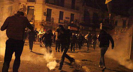 Cezayir'de protestonun bedeli ağır oldu!
